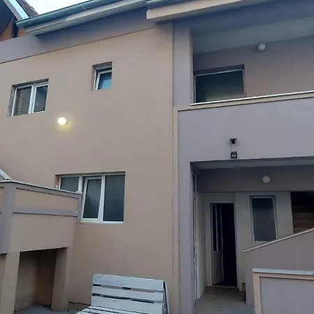 Banjica Hotel apartamentowy 3*